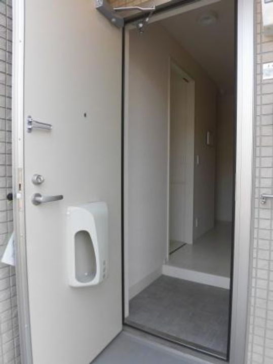 ウィットシバタIIの玄関