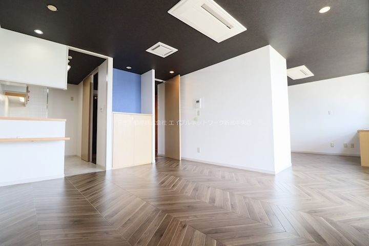 リバーサイド新潟の居間