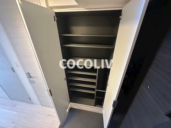 エステムコート神戸グランスタイルの玄関