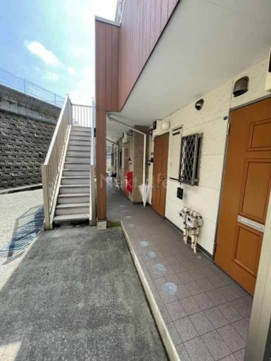 ジー・エーヒルズ三ツ沢下町の地図