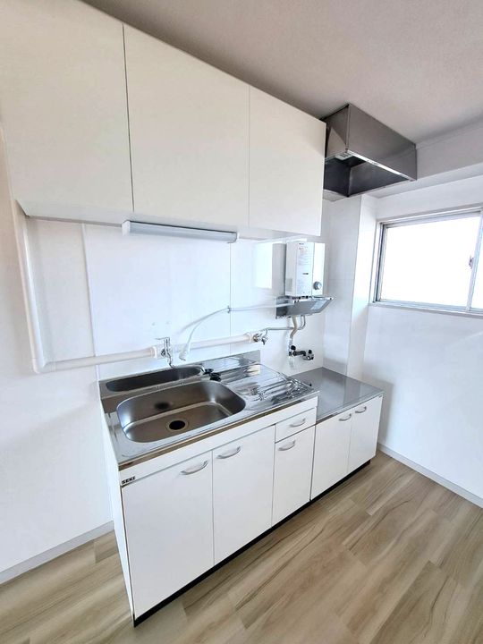 林ビルのキッチン