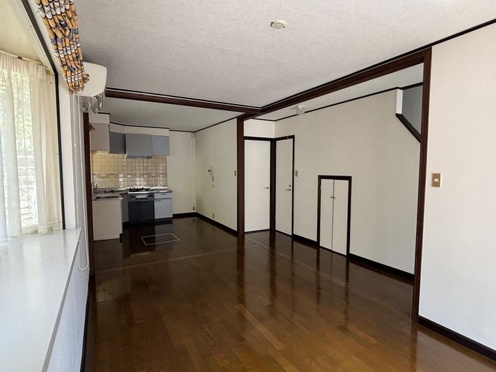 神奈川県逗子市小坪7(一戸建)の賃貸物件の居間