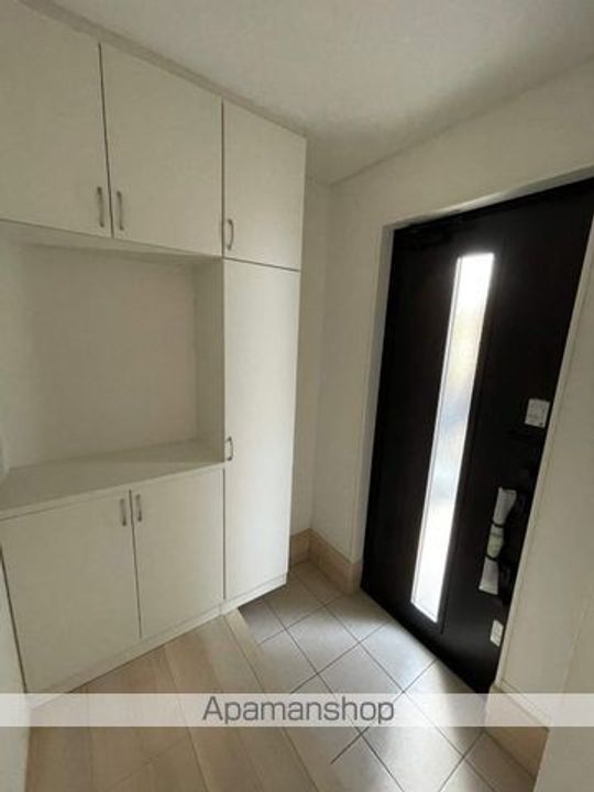 千葉県千葉市花見川区花園町(一戸建)の賃貸物件の玄関