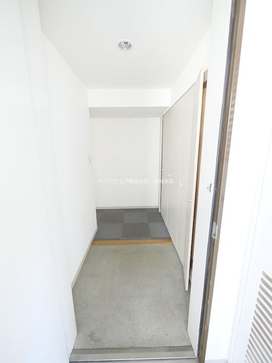 埼玉県草加市草加4(マンション)の賃貸物件の玄関