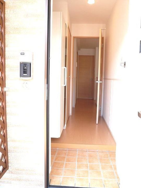 カーサ・アルバ Aの玄関