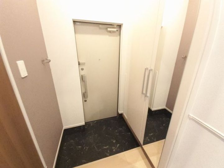 ヒルトップ シャトーの玄関