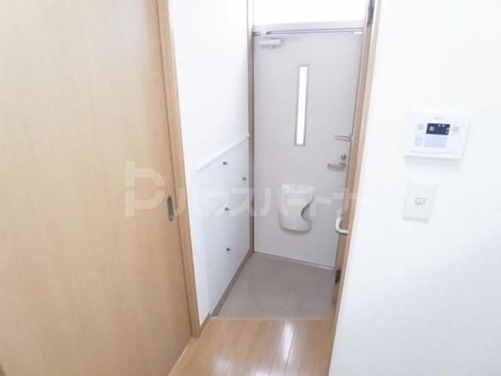 コーポラス五反野の玄関