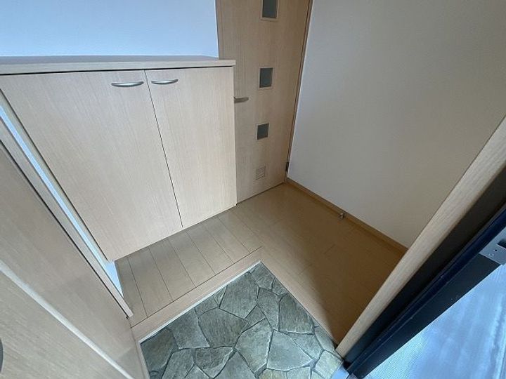 群馬県高崎市上中居町(アパート)の賃貸物件の玄関