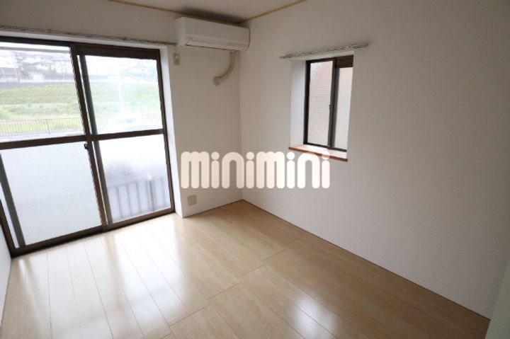 ルミナスナガセの居間