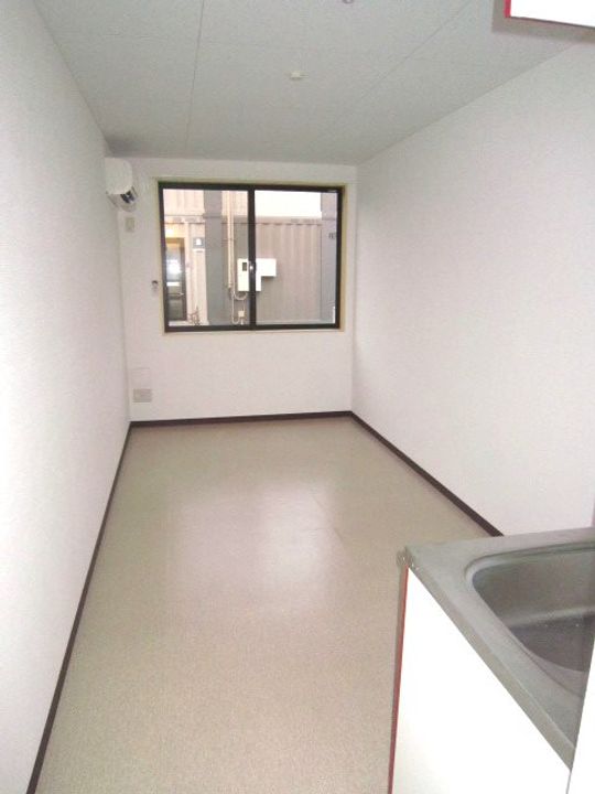 UTレジデンス港北Aの居間