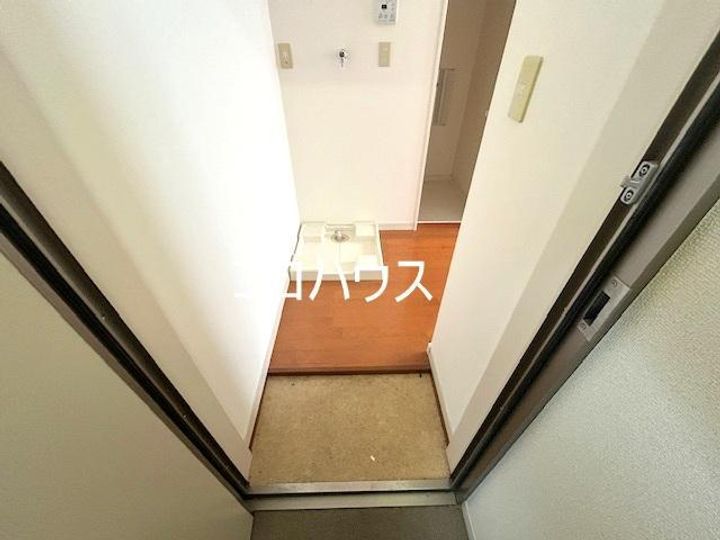 プロフィーIIの玄関