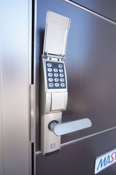 スパローハウス七番舘 Bの玄関