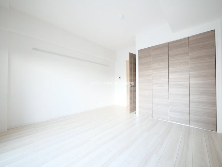 埼玉県草加市栄町2(マンション)の賃貸物件の居間