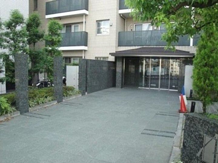 アデニウム高輪の地図