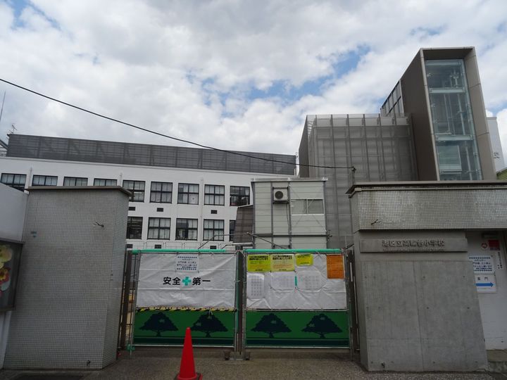 アデニウム高輪の周辺