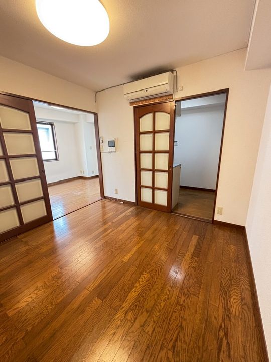 ヒルトップマンションの居間