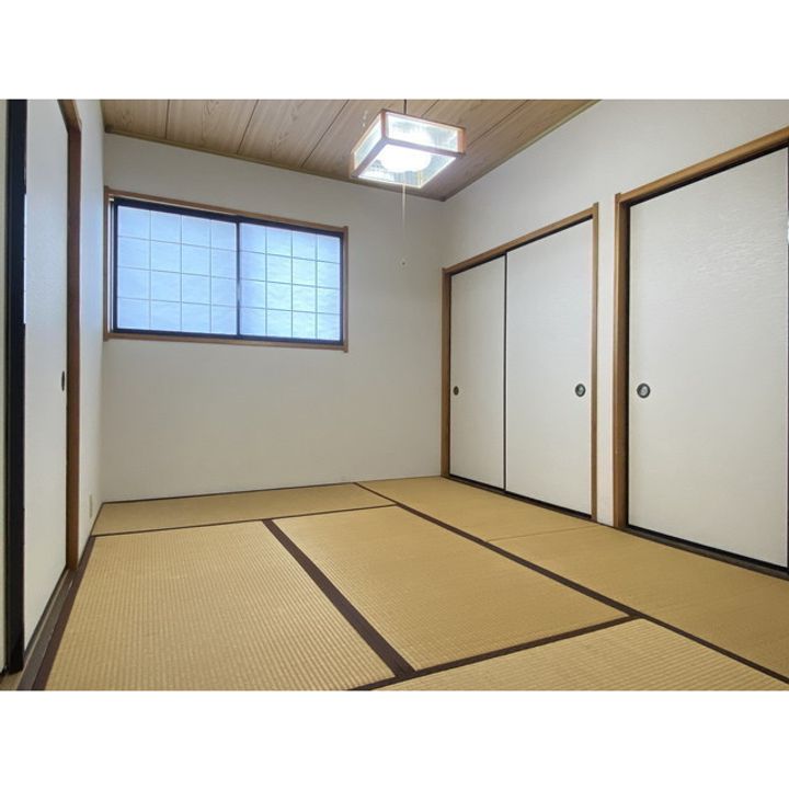 ロータス本の内装