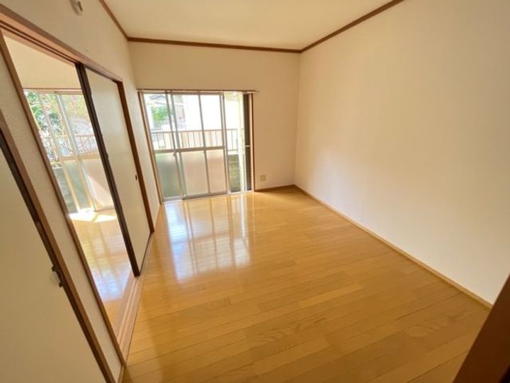 神奈川県横浜市戸塚区下倉田町(アパート)の賃貸物件の居間