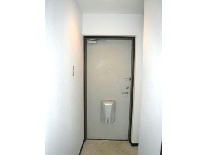 愛知県碧南市向陽町2(マンション)の賃貸物件の玄関