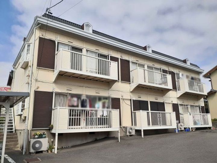 サンビレッジ美原 A棟の外観