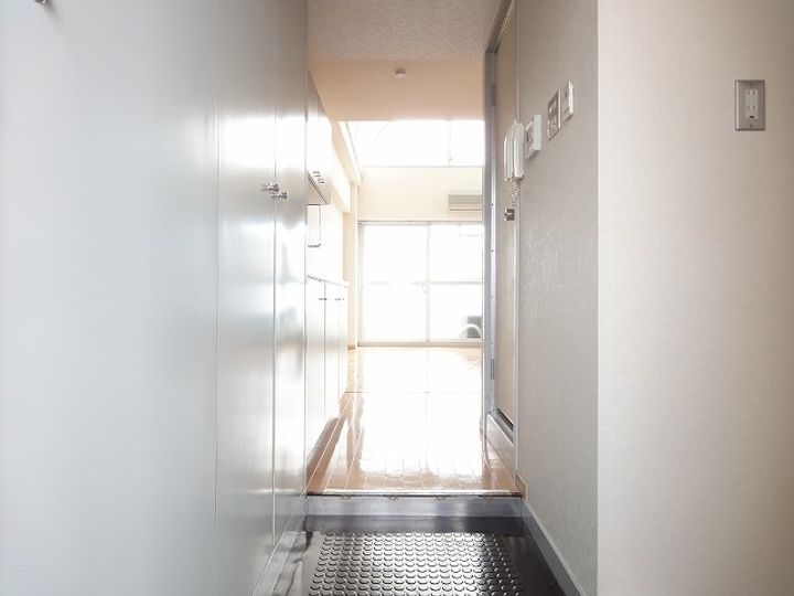 アサヒハイツの玄関