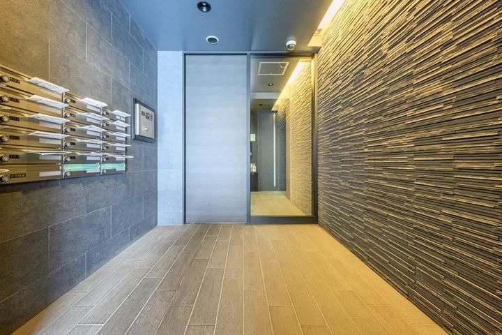 レア横濱東口弐番館の内装