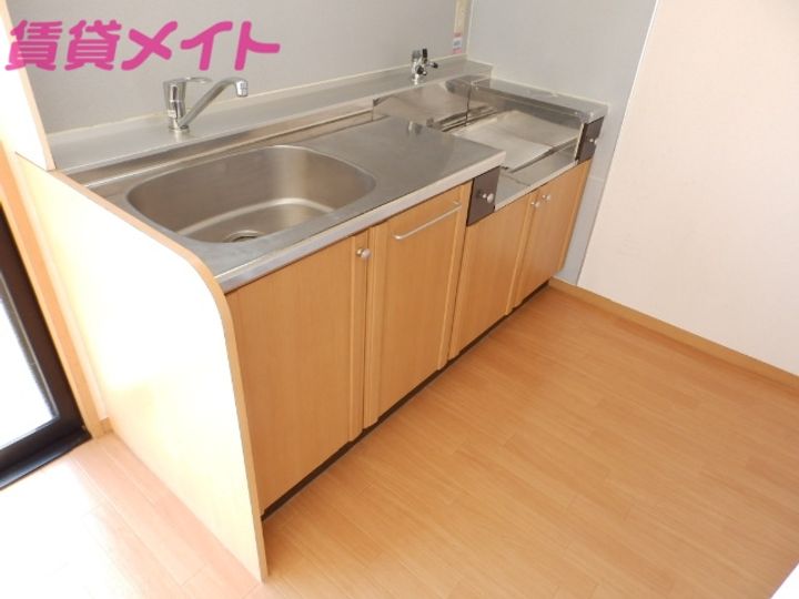 ハニーネスト B棟のキッチン