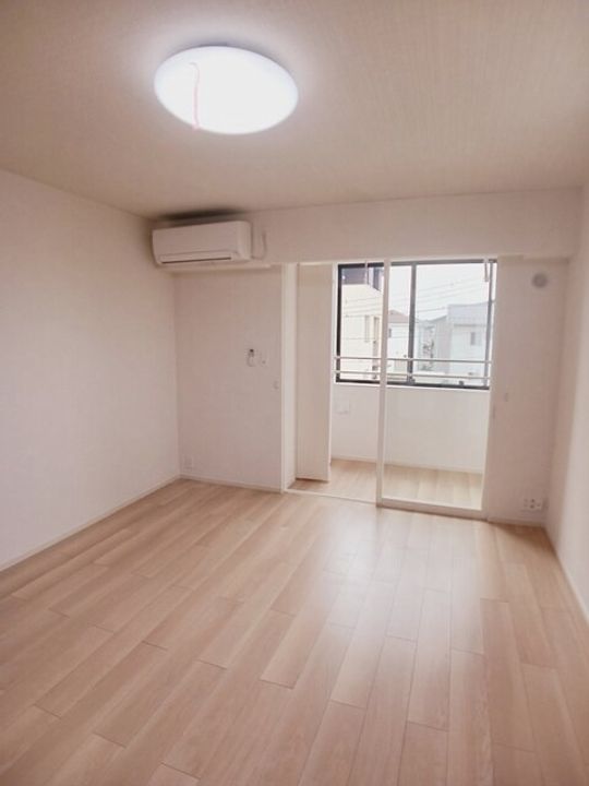 群馬県前橋市駒形町(アパート)の賃貸物件の居間