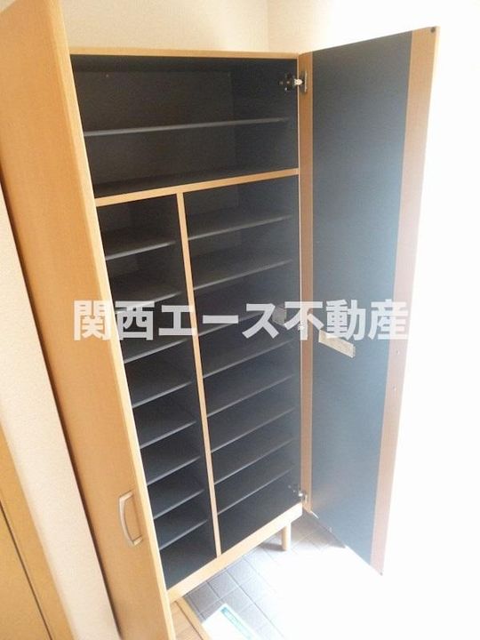 ツインコートいたくらの玄関