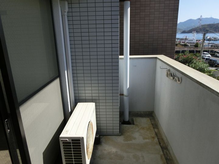 TOURE DE L‘AUBEの内装