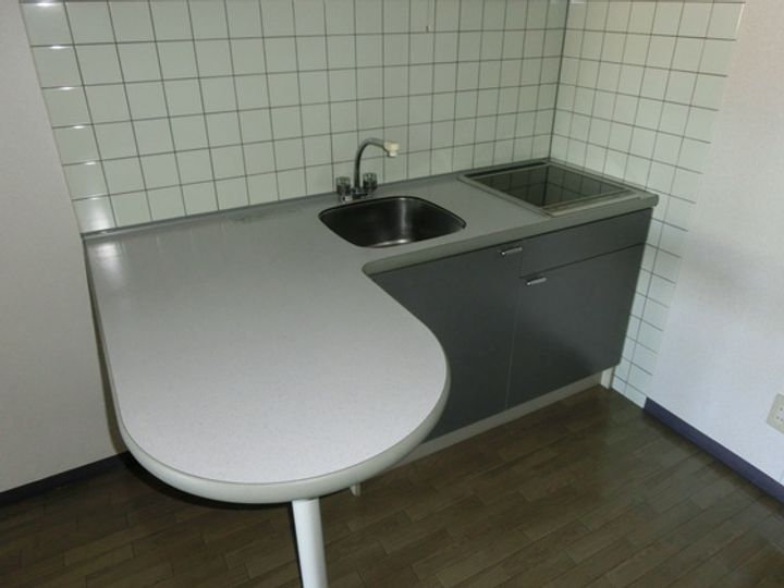 TOURE DE L‘AUBEのキッチン