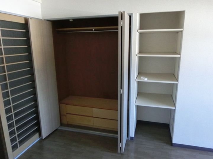 TOURE DE L‘AUBEの内装