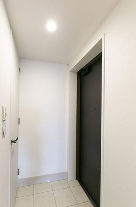 東京都目黒区青葉台1(マンション)の賃貸物件の玄関