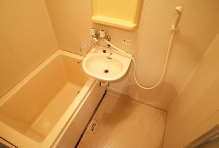 パラドール魚住IIの風呂