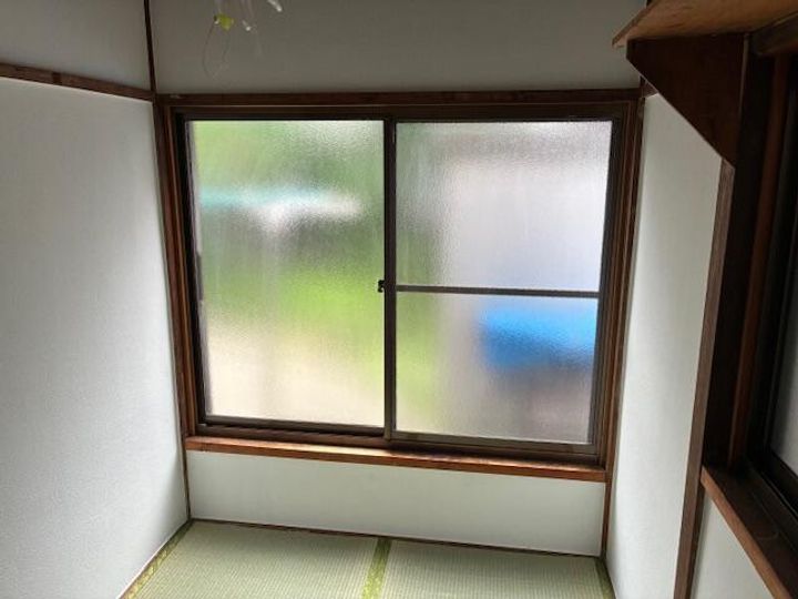 板倉アパートの居間