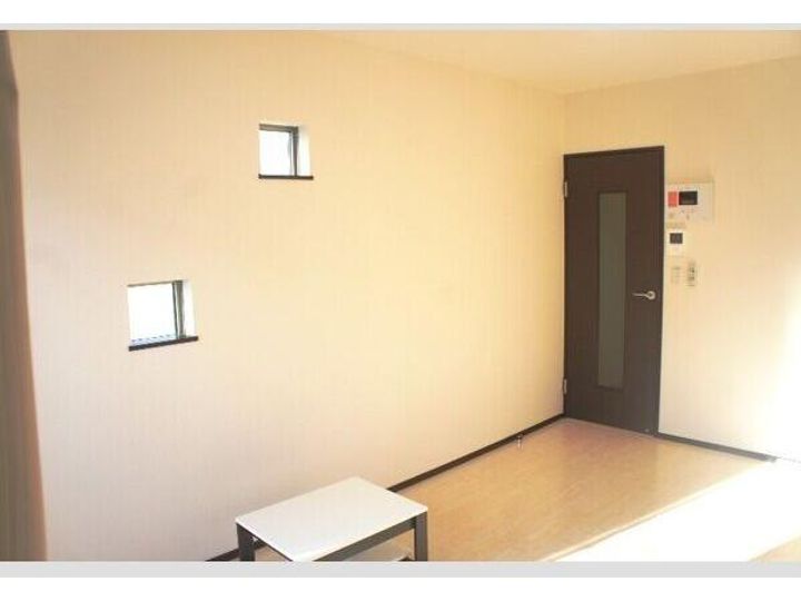 岐阜県多治見市陶元町(アパート)の賃貸物件の居間