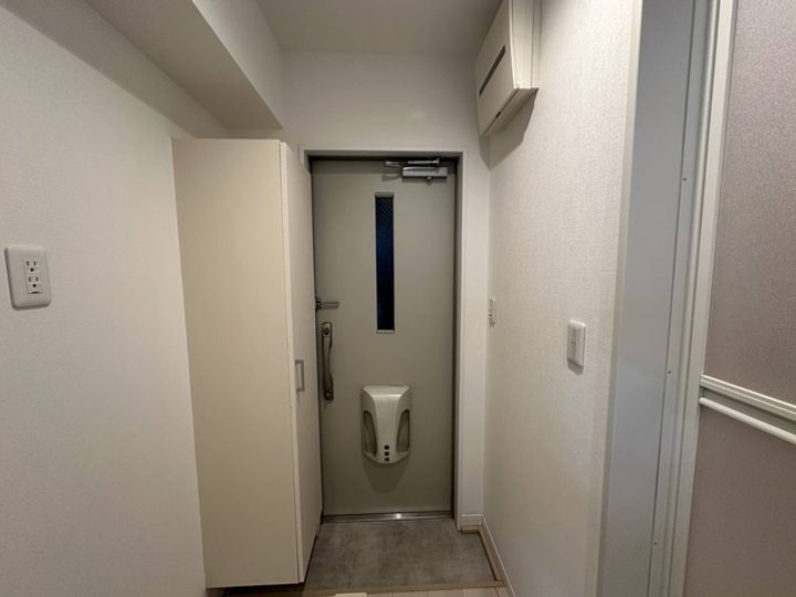 境グリーンハイツの玄関