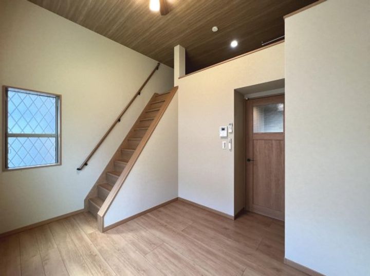 神奈川県横浜市旭区鶴ケ峰本町1(アパート)の賃貸物件の居間