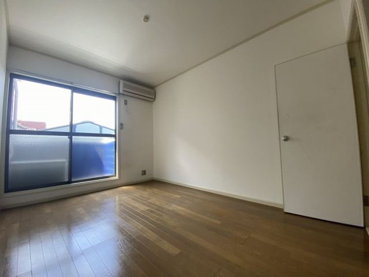 若林ハイツの居間