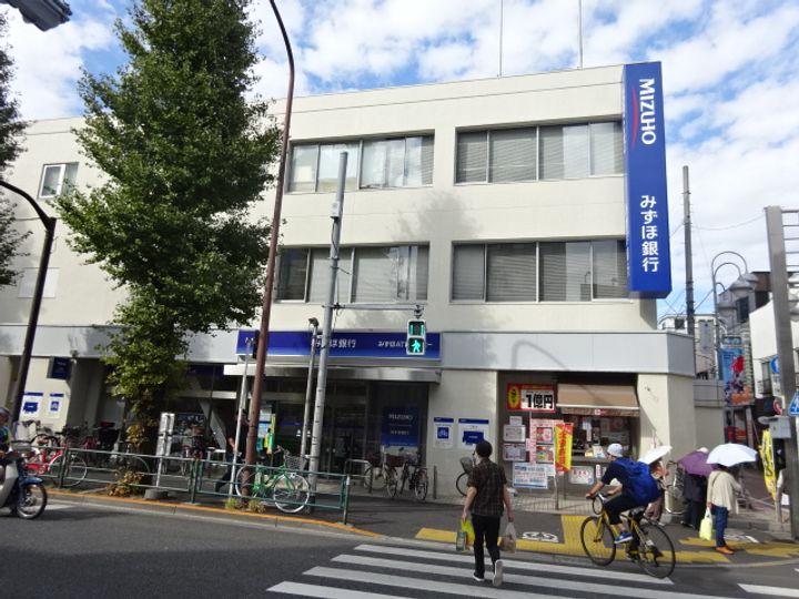 コントラーダ ウノの周辺