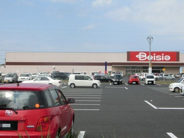 ティアラの周辺