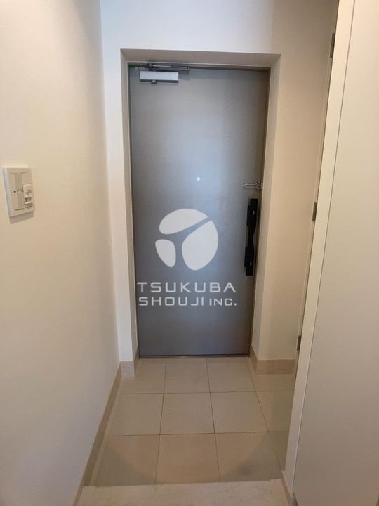 グランスイート文京小桜の玄関