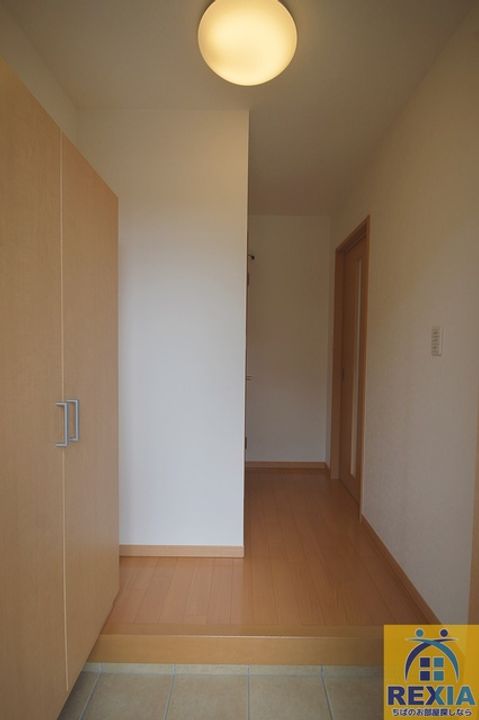 千葉県千葉市美浜区磯辺3(一戸建)の賃貸物件の玄関