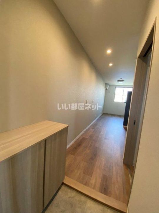 和歌山県和歌山市古屋(アパート)の賃貸物件の玄関