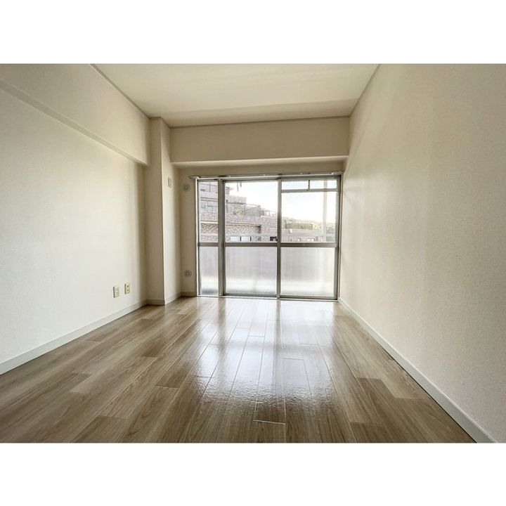 遠藤ビルの居間