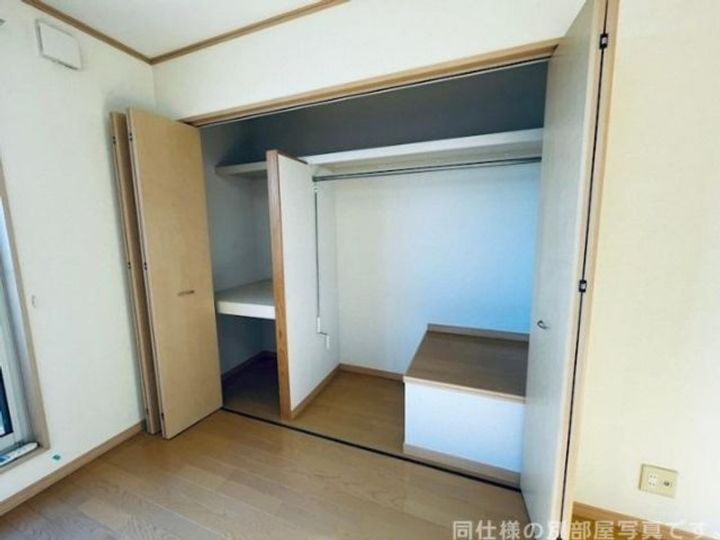 シュトラーセ割前の内装