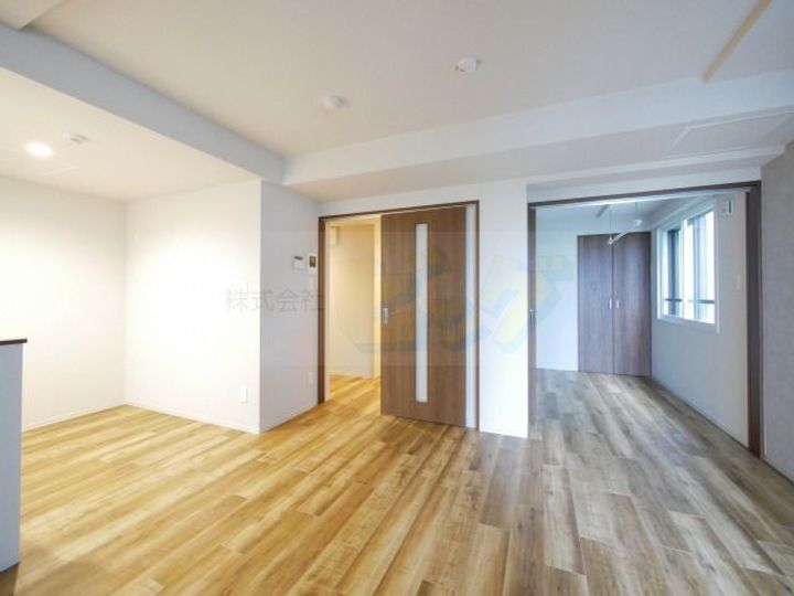 RESIDENCE SHINMEI HONGOU EASTの居間