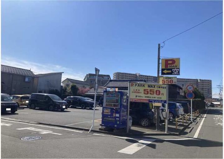 ラウレア三郷の周辺