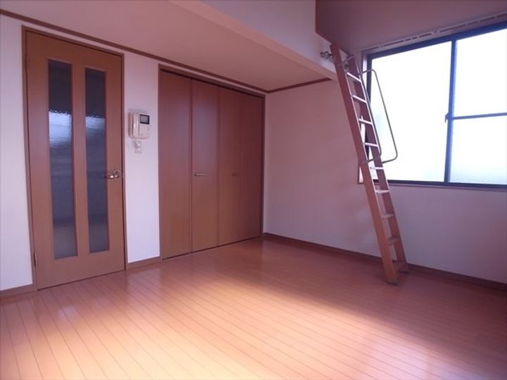 ハイツラベンダーの居間