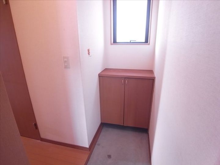 ハイツラベンダーの玄関